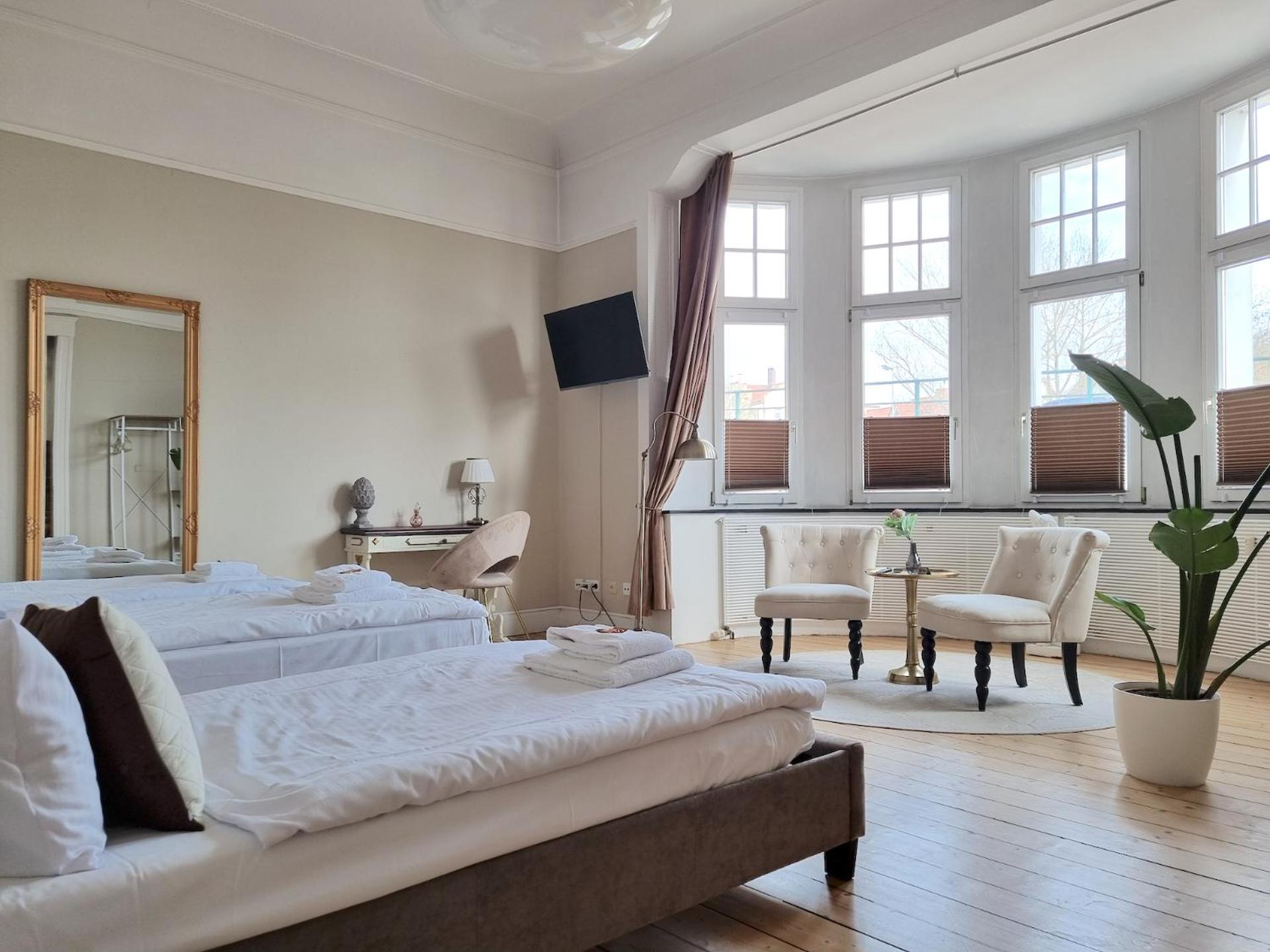 Charysma - Jugendstil Trifft Moderne, Schlafzimmer Mit Smart-Tv, Tischfussball, Darts, Parkplatz 하멜른 외부 사진