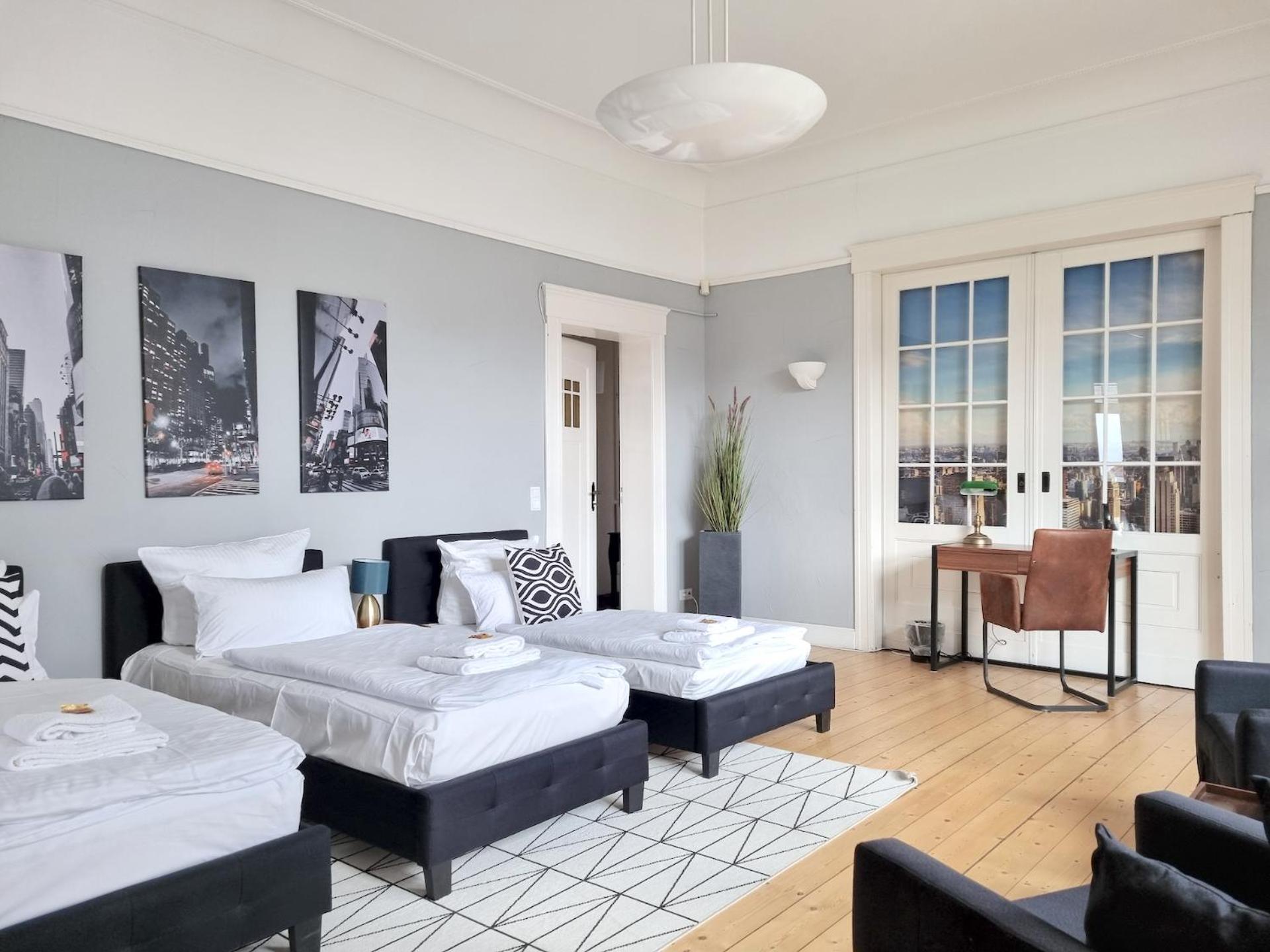 Charysma - Jugendstil Trifft Moderne, Schlafzimmer Mit Smart-Tv, Tischfussball, Darts, Parkplatz 하멜른 외부 사진