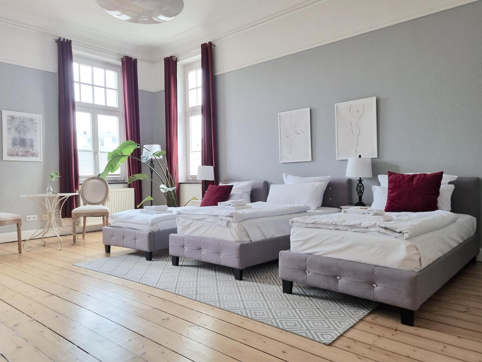 Charysma - Jugendstil Trifft Moderne, Schlafzimmer Mit Smart-Tv, Tischfussball, Darts, Parkplatz 하멜른 외부 사진
